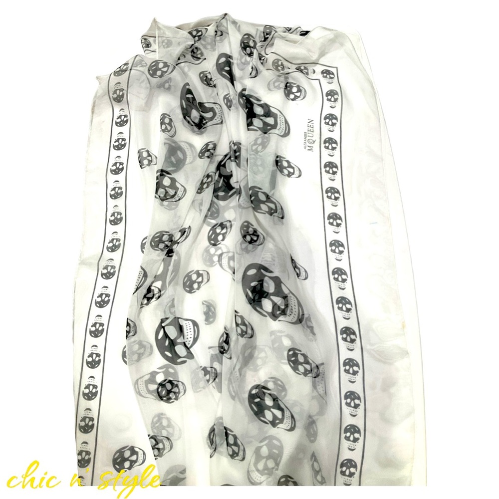 Alexander McQueen Vintage Skull Square Sacrf